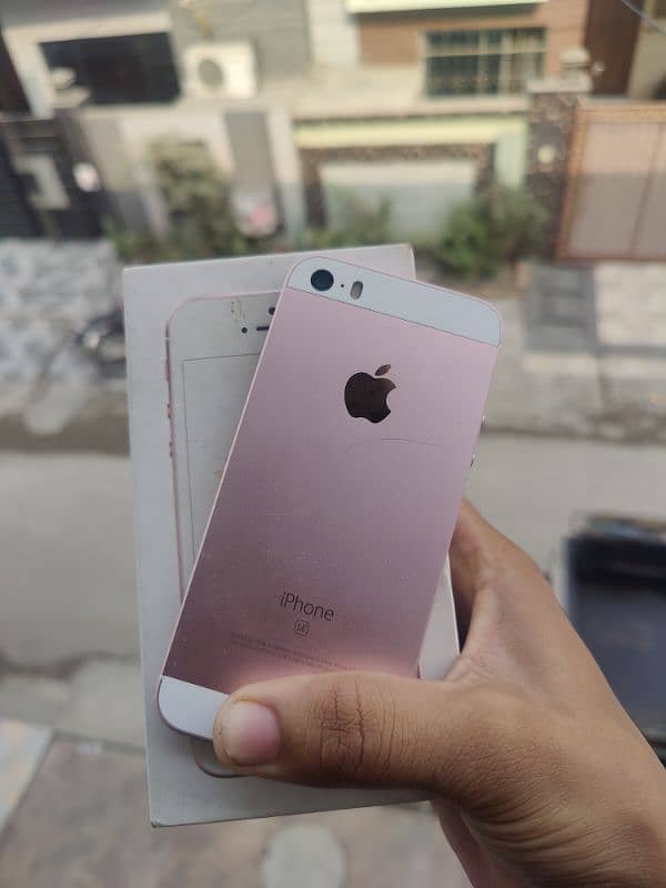 iPhone SE 64gb pta approved 7