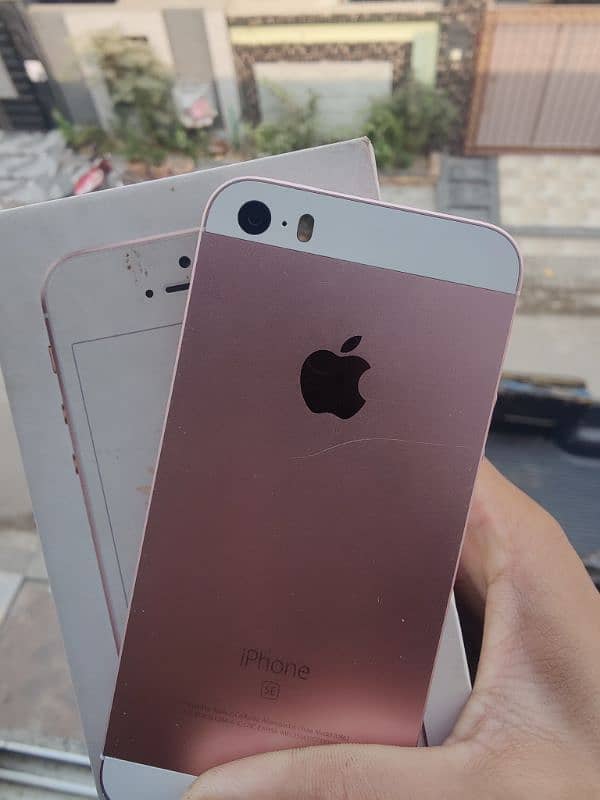 iPhone SE 64gb pta approved 8