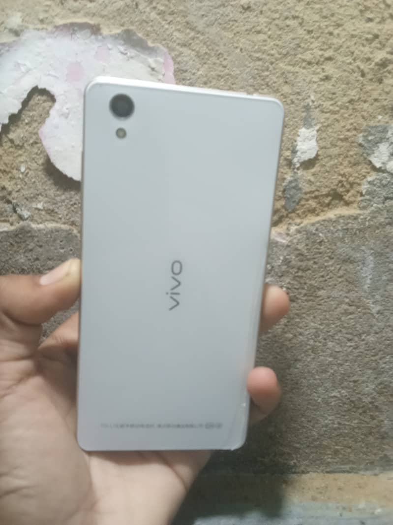 Vivo y 51 4 64 with charger and box 2