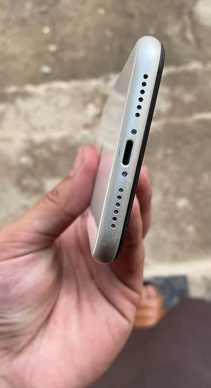 iphone 11 Non PTA 64gb 1