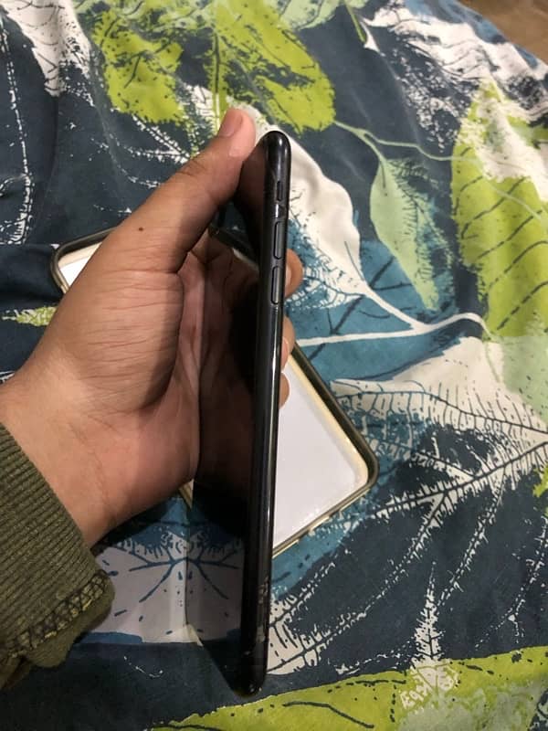 IPhone 7 Plus 128 gb pta approved like new condition 6