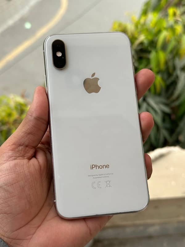 iPhone XS 256gb silver dual sim pta approved 0