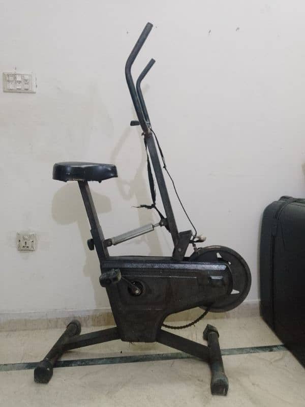 Exercise Cycle Machine 0