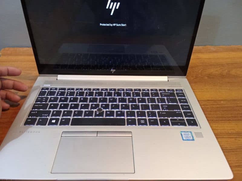 HP ELITE BOOK i5 8TH GENERATION 840G5 TOUCH DISPLAY 16/256 1