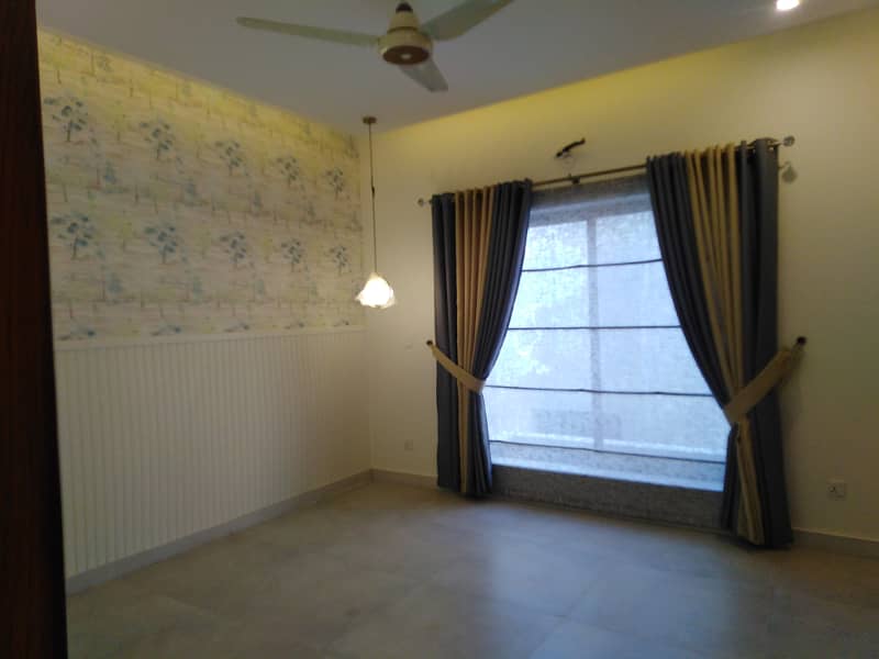 272 Sq Yards Street Corner House Available For Sale 1