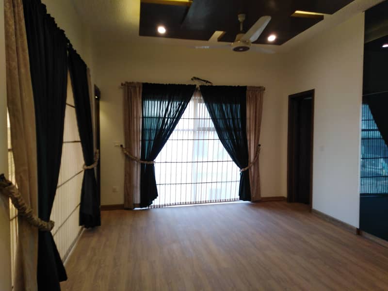 272 Sq Yards Street Corner House Available For Sale 18