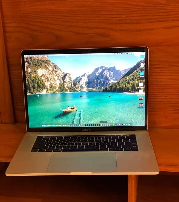 Macbook pro 2017 15 inches touchbar for sale. 0