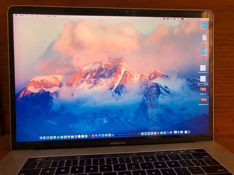 Macbook pro 2017 15 inches touchbar for sale. 6