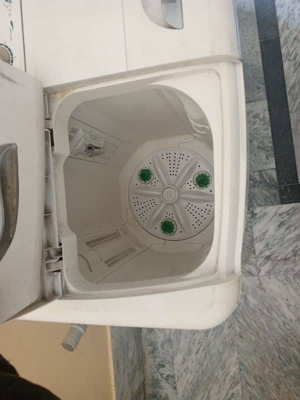 WAVES double tub washing machine and dryer 3