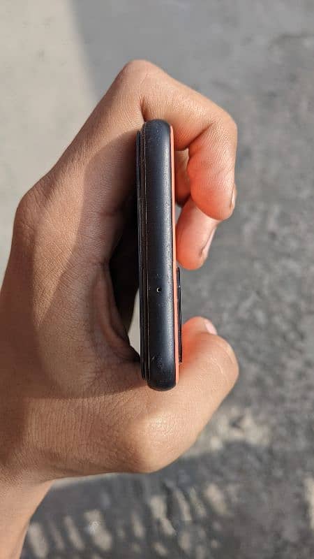 I am selling Google pixel 4 6