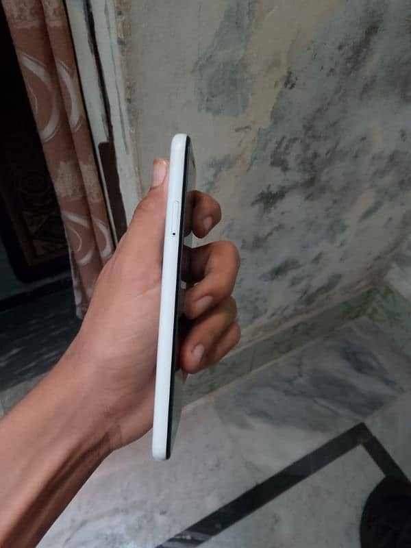 I am selling Google pixel 3A 2