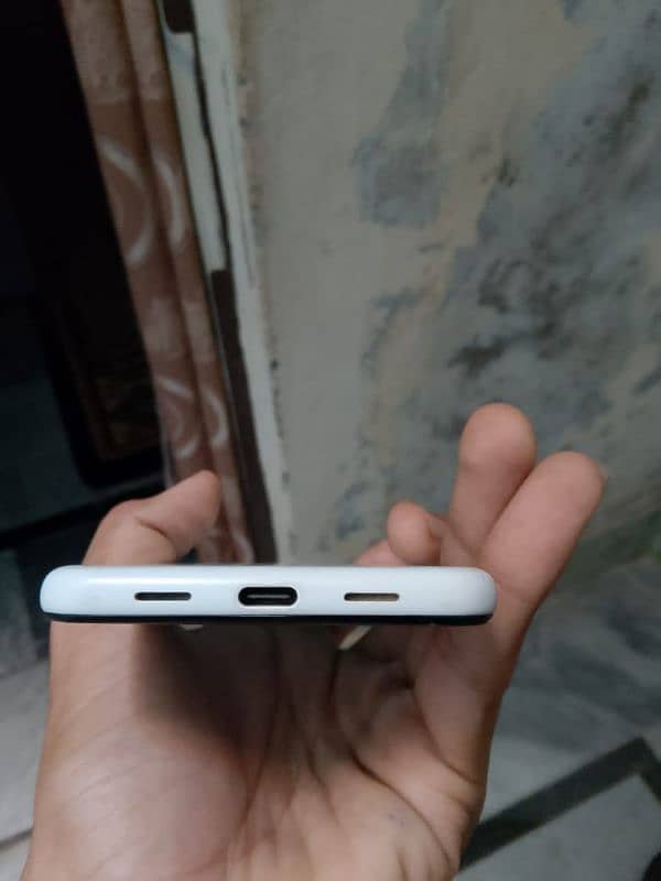 I am selling Google pixel 3A 5