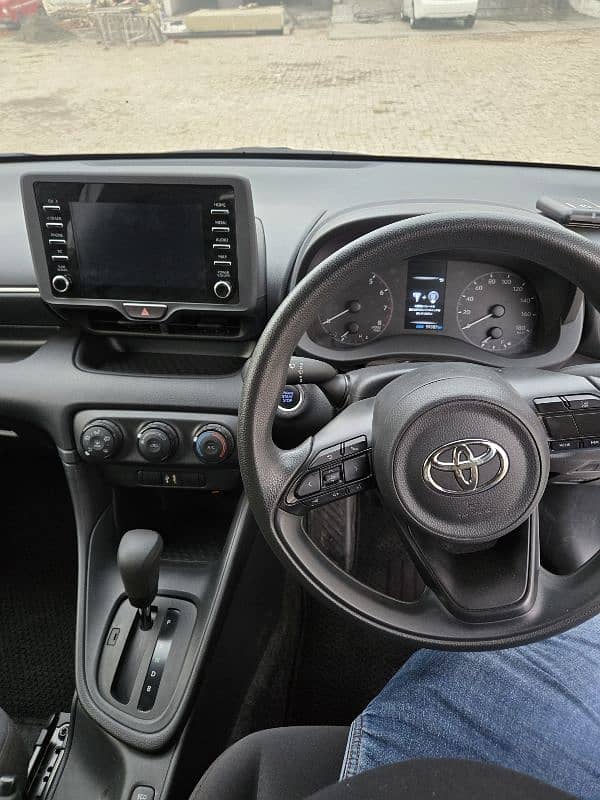 Toyota Yaris 2021 X push start 3