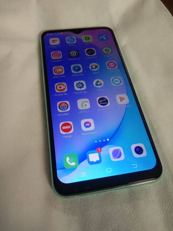 vivo y17.8/256 gb pta aapproved call/watsapp 03415075505 3