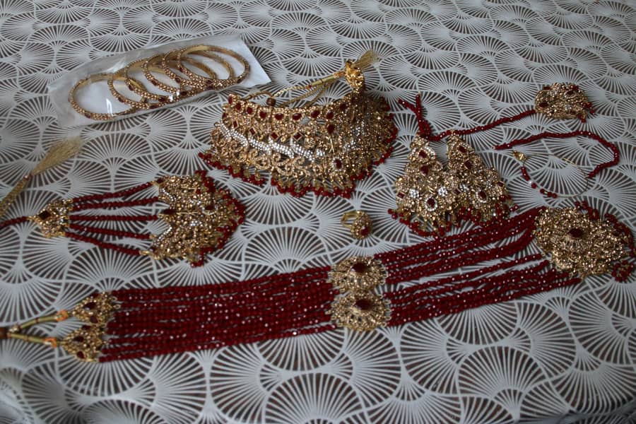 Complete premium quality barat bridal jewellery set. 4