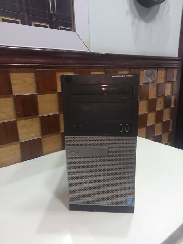 Dell Optiplex with 4 GB graphics card 6