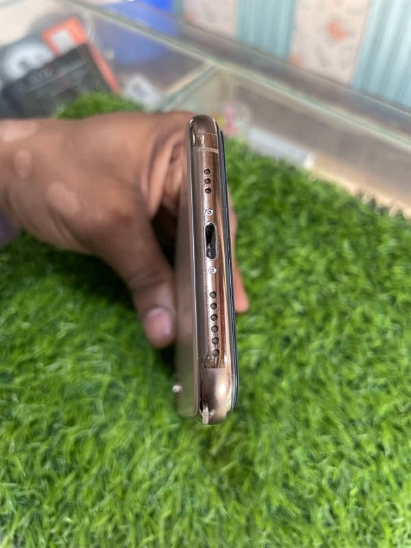 iPhone Xs pta approved 4