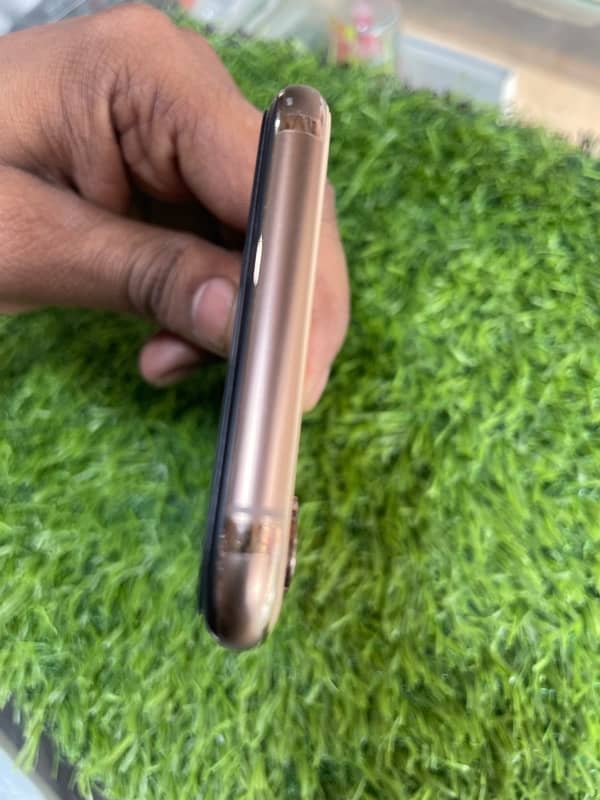 iPhone Xs pta approved 5