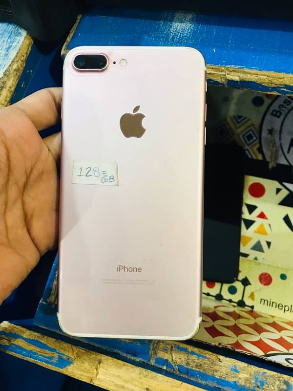 iphone 7plus non pta all ok 128GB battry 100 abhi dlway h 6