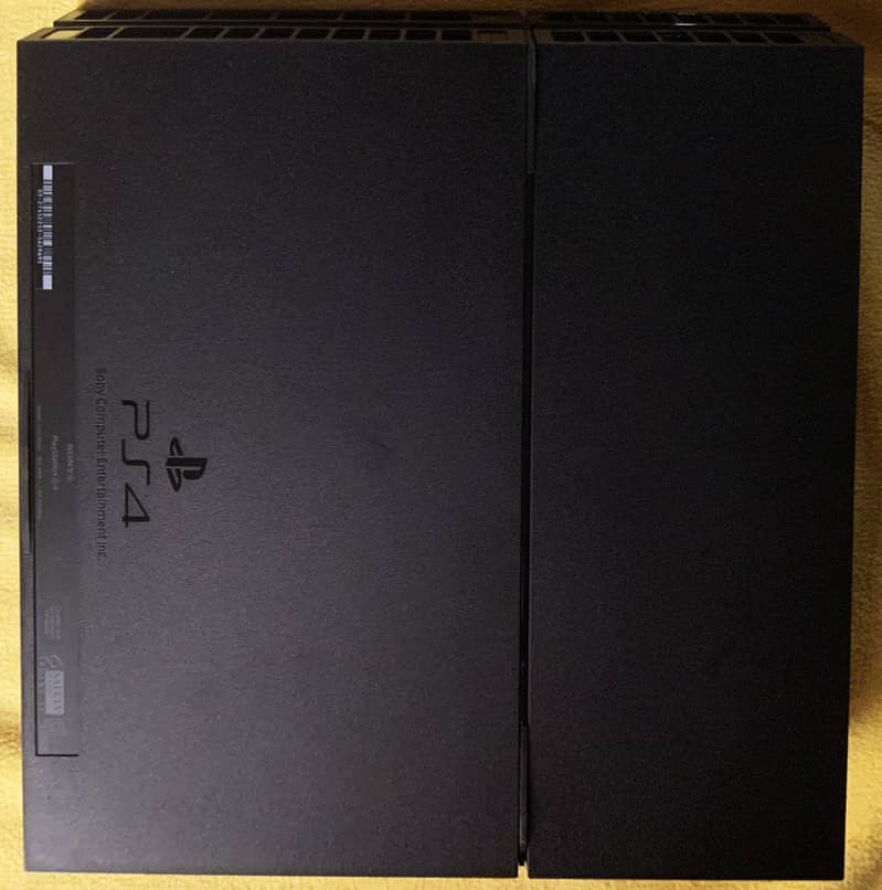 PlayStation 4 (500GB, Black) - Like New | Genuine Deal 4