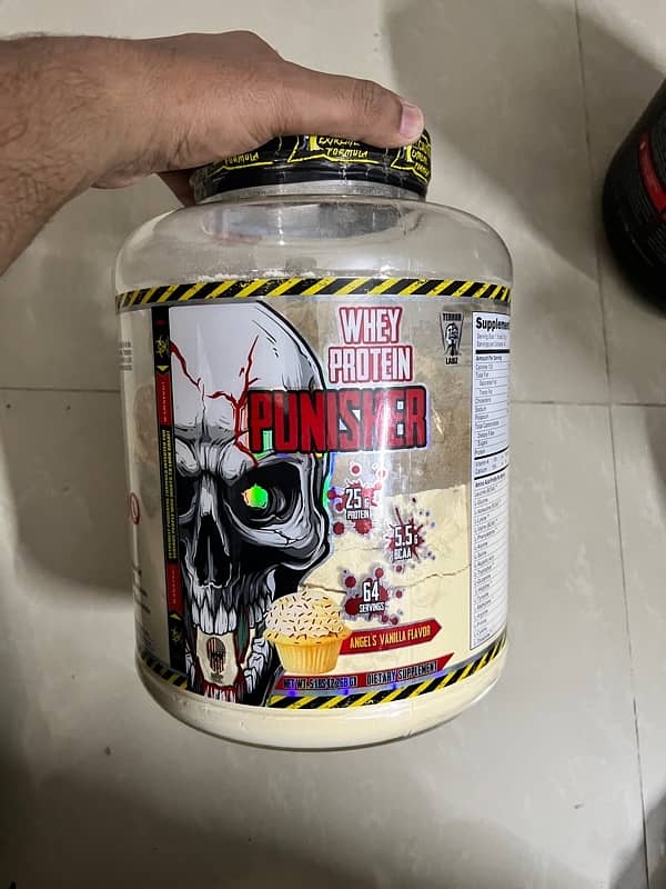 Whey Protein powder punisher vanilla flavour 4