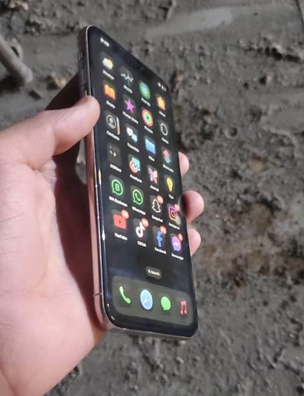 Iphone xs max sim workng non pta exchnge posible i will pay difference 3