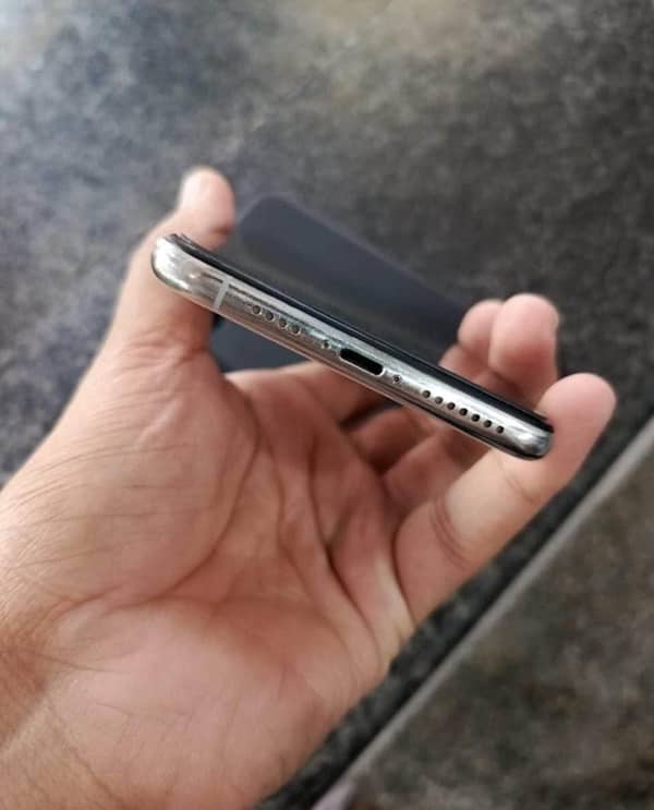 Iphone xs max sim workng non pta exchnge posible i will pay difference 7