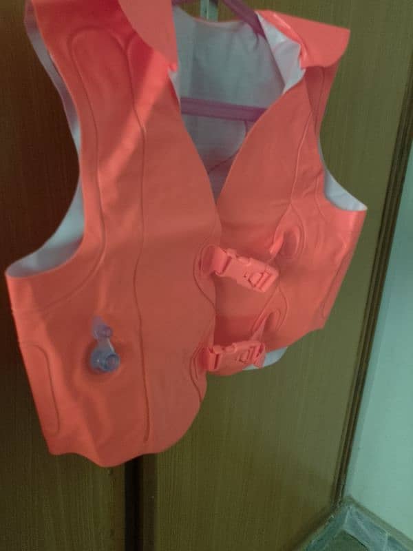 Intex swimming jacket 2