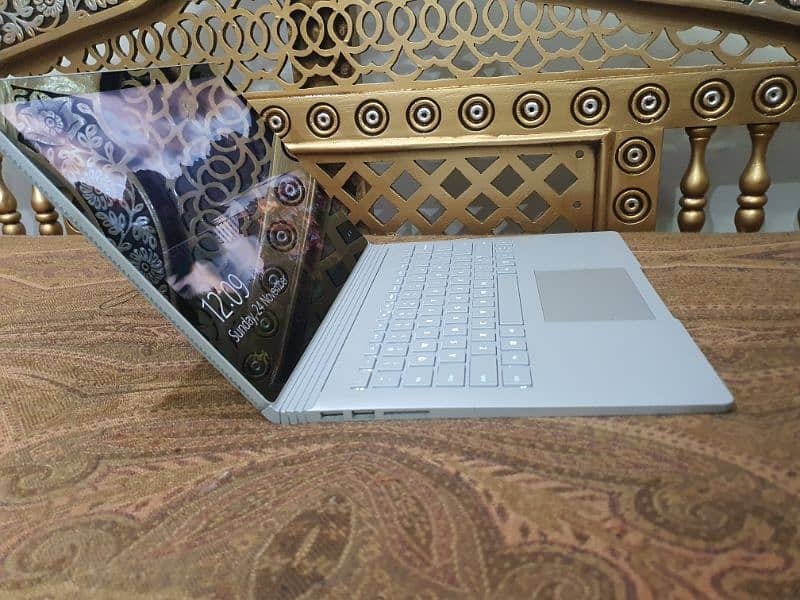 16/512 Microsoft surface book 2 5