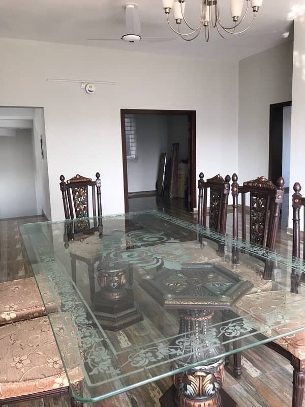 8 seaters huge dining table, Glass on top 5