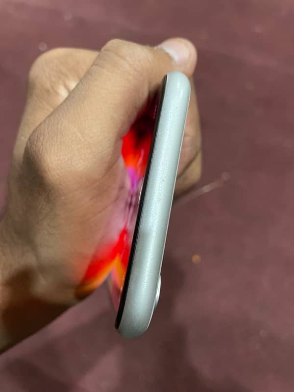 iPhone  xr 64 gb 5