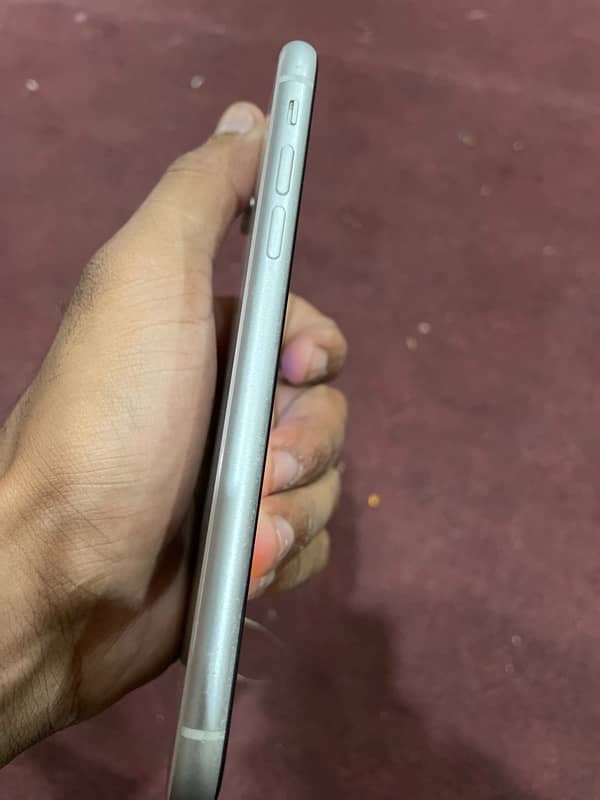 iPhone  xr 64 gb 6