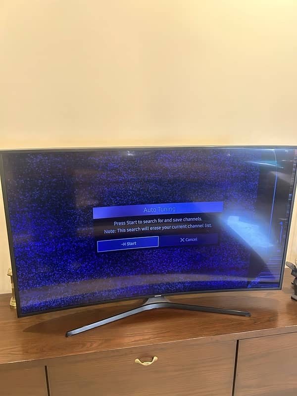 Samsung 55 inches curved smart tv without accessories just tv stand 3