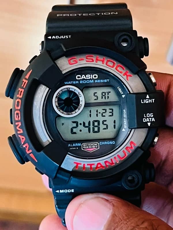 Casio G-Shock DW-8200-1A Frogman 2