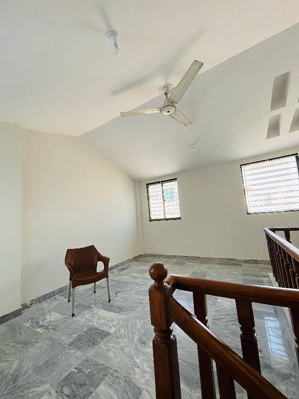 Fully Renovated Beautiful Location 5 Marla House Double Storey 10