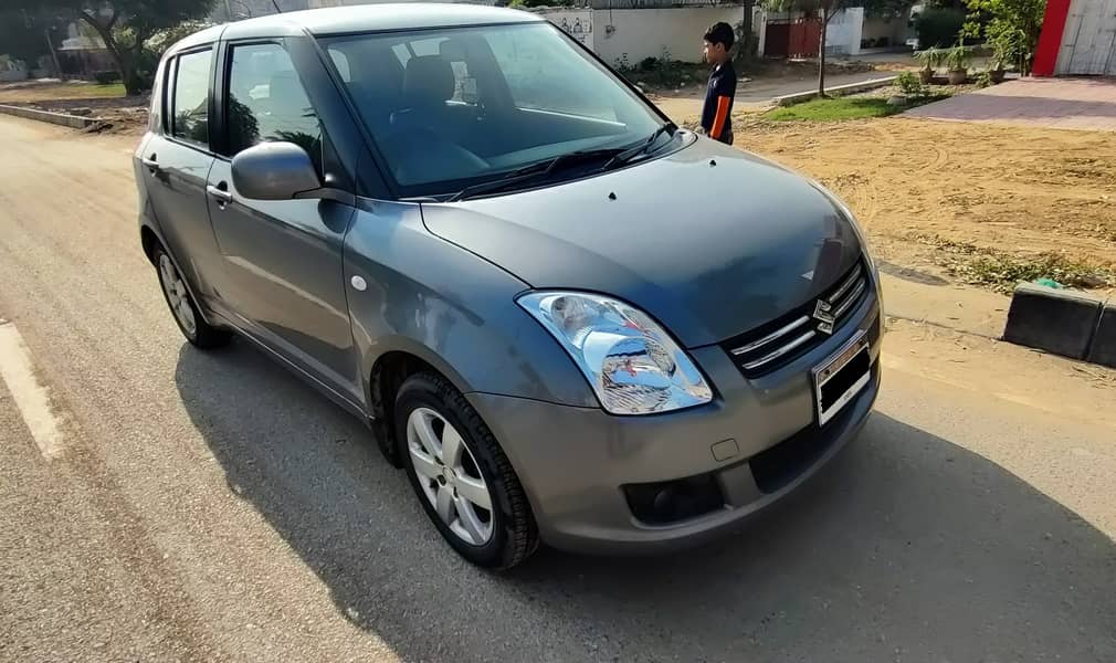 Suzuki Swift DLX Automatic 1.3 Navigation 2019 3