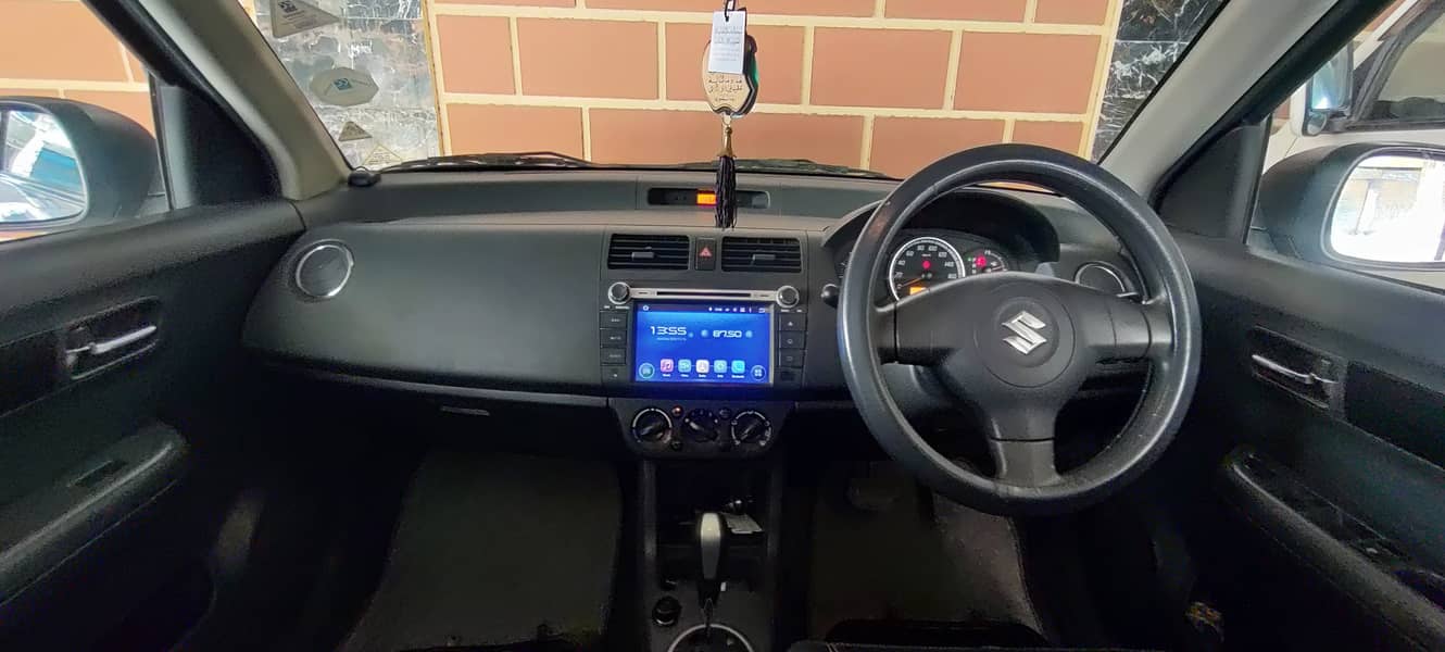 Suzuki Swift DLX Automatic 1.3 Navigation 2019 4