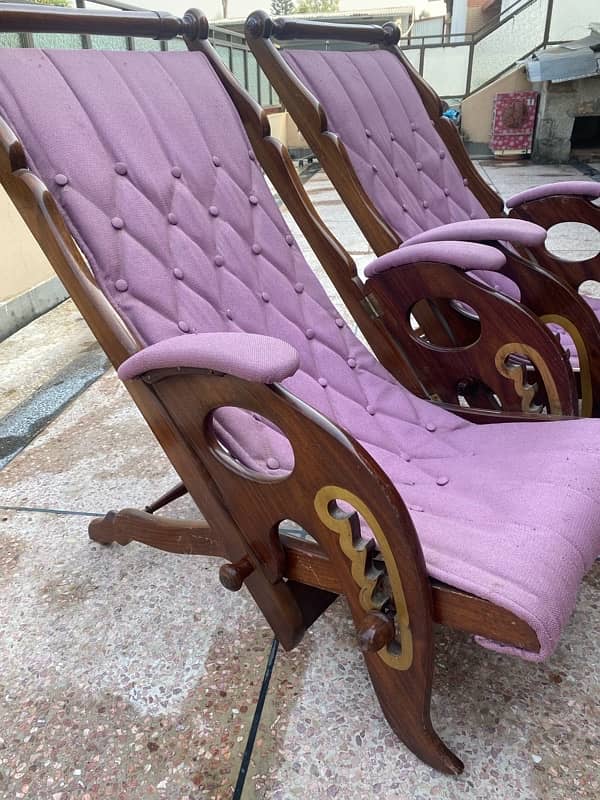 Relaxing Chairs with adjustable options 3