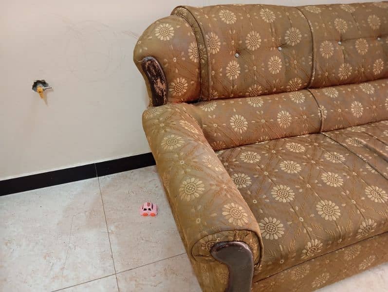 Five seater Sofa set for sale 2