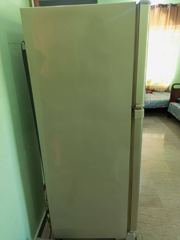 Dawlance Large size Refrigerator 4