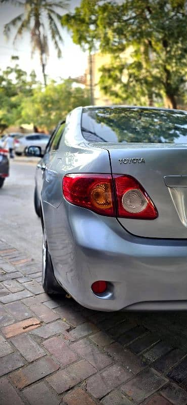 Toyota Corolla GLI 2010 14