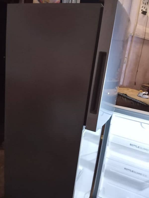 Refrigerator Haier HRF-246 6