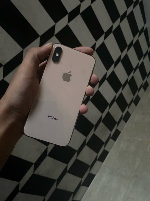 Iphone Xs PTA Approved golden colour 0