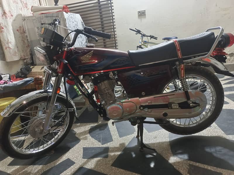 Honda CG 125 2024 4