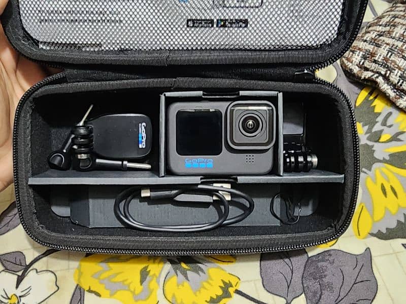 GO PRO HERO 11 black edition with complete box 0