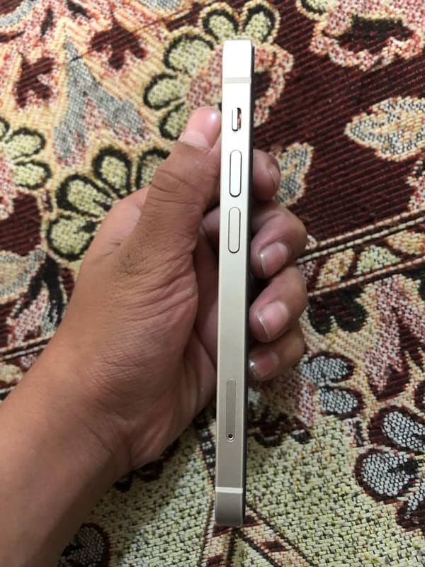 IPhone 12 mini 0