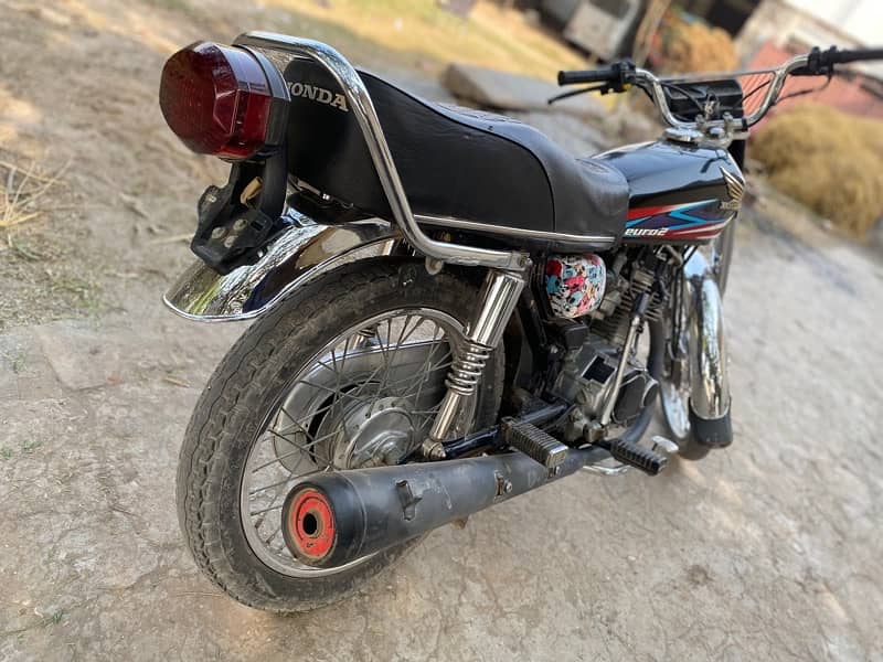 Honda 125 Black 2