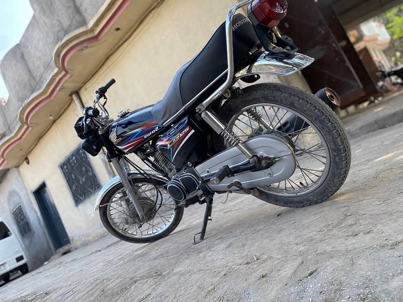 Honda 125 Black 3