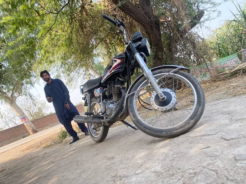 Honda 125 Black 7