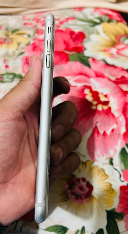 Iphone 7 plus in good condition 5